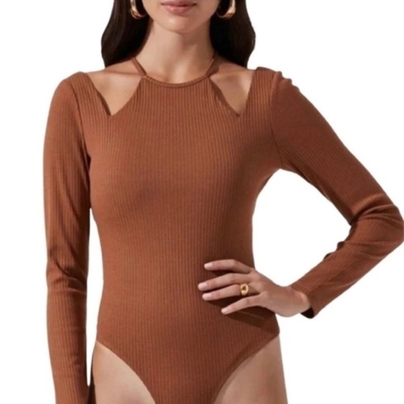 Astr Tops - NEW -  ASTR The Label Brown Halter Neck Long Sleeve Cutout Bodysuit Size Small